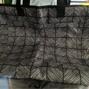 Thirty One “well suited” hanging garment bag